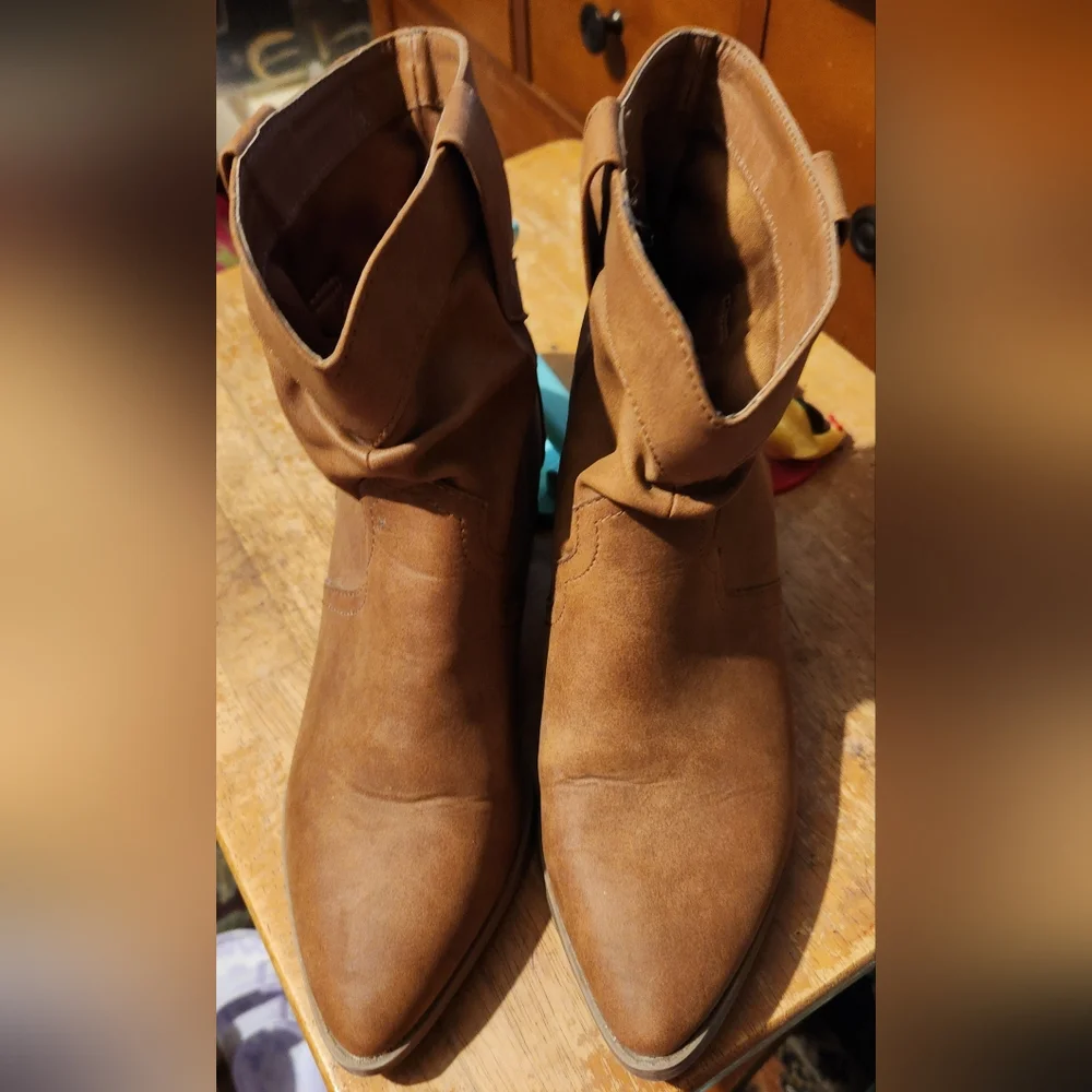 Time and True Women's Western Slouch Ankle Boots size 8 - Picture 4 of 9